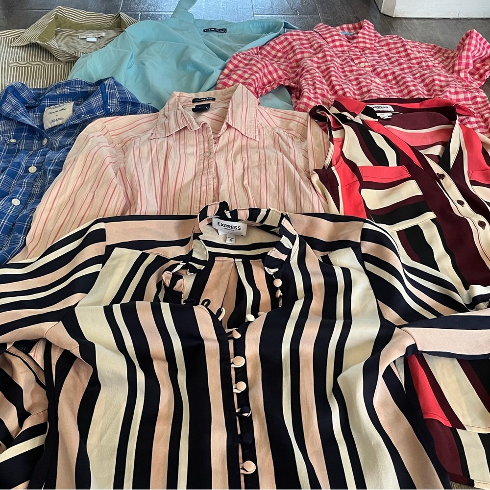 ‼️BUNDLE‼️-7/$14 Women’s Buttoned Shirts Bundle- 7 Buttoned Shirts for $14